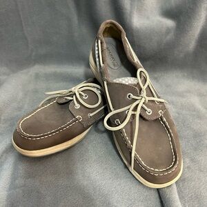 Sperry Women’s Taupe Nubuck Boat Shoes with  polka dot on sides and tongue.